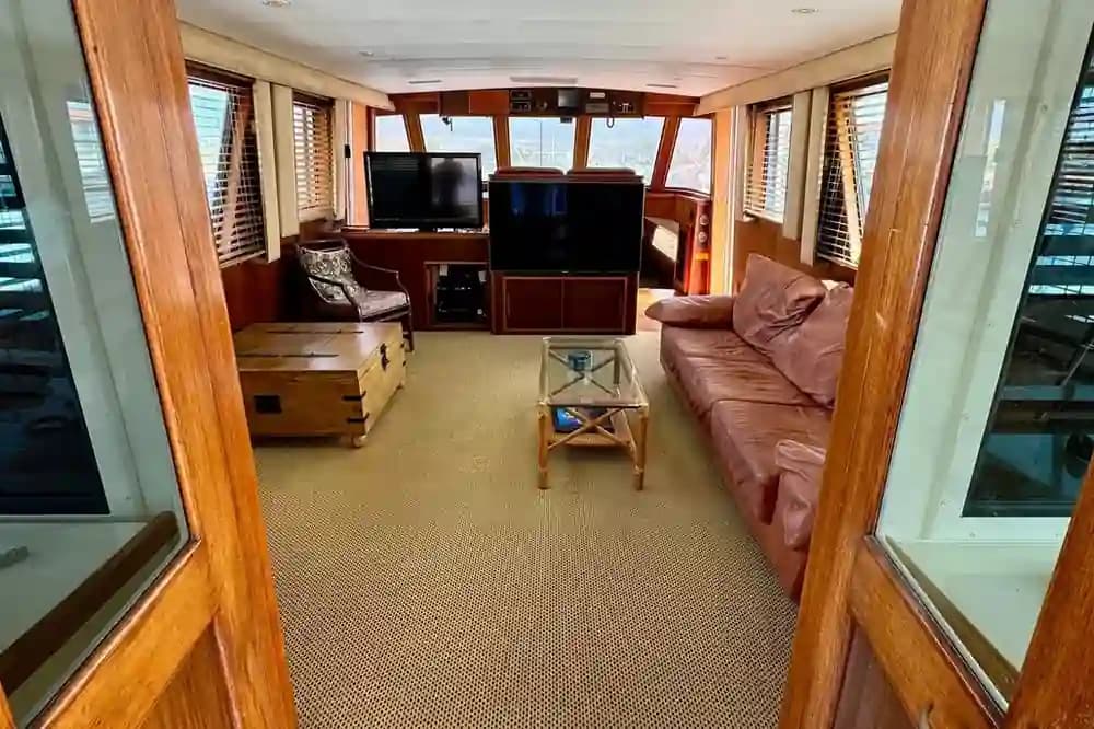 1984 Hatteras 65 Motor Yacht for Sale in Kailua-Kona, Hawaii Motor Yacht 2