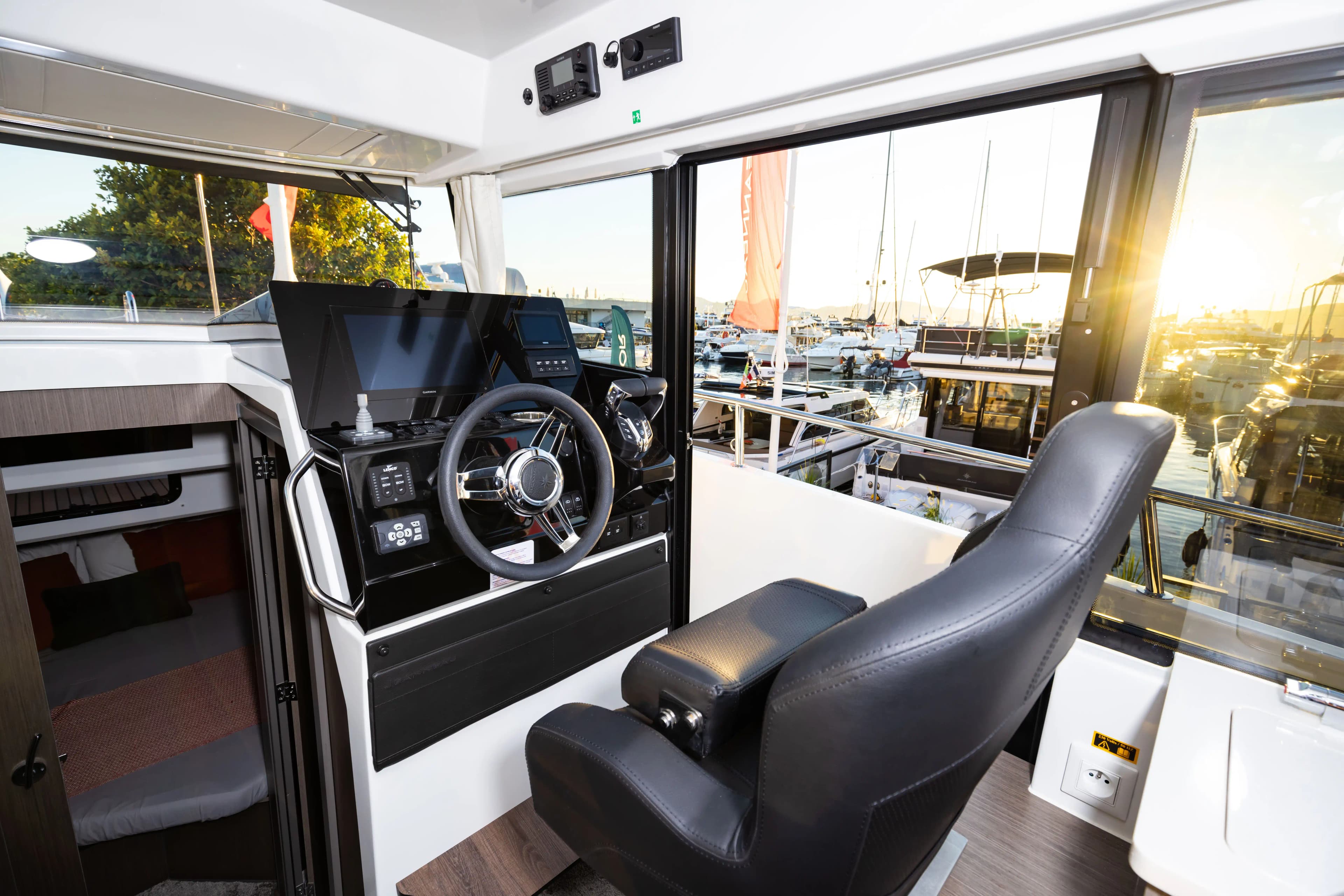 Jeanneau NC 895 Sport in vendita