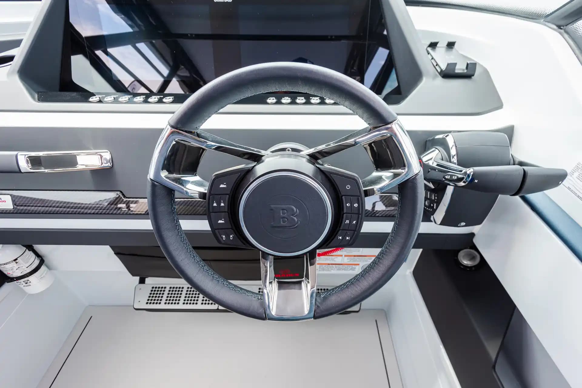 2023 Brabus Marine 500 T-Top zum Verkauf in Newport Beach, California Center Console 4