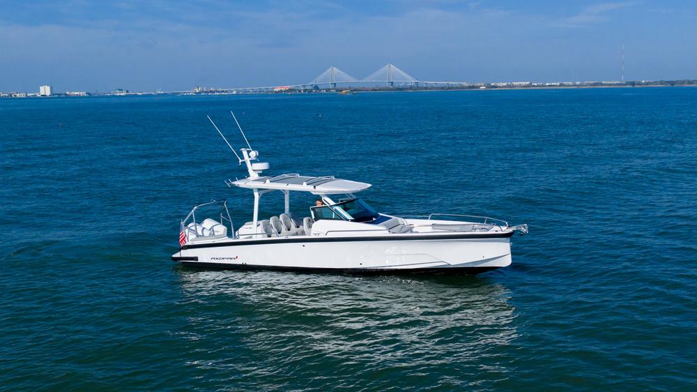 2025 Axopar 29 Sun Top