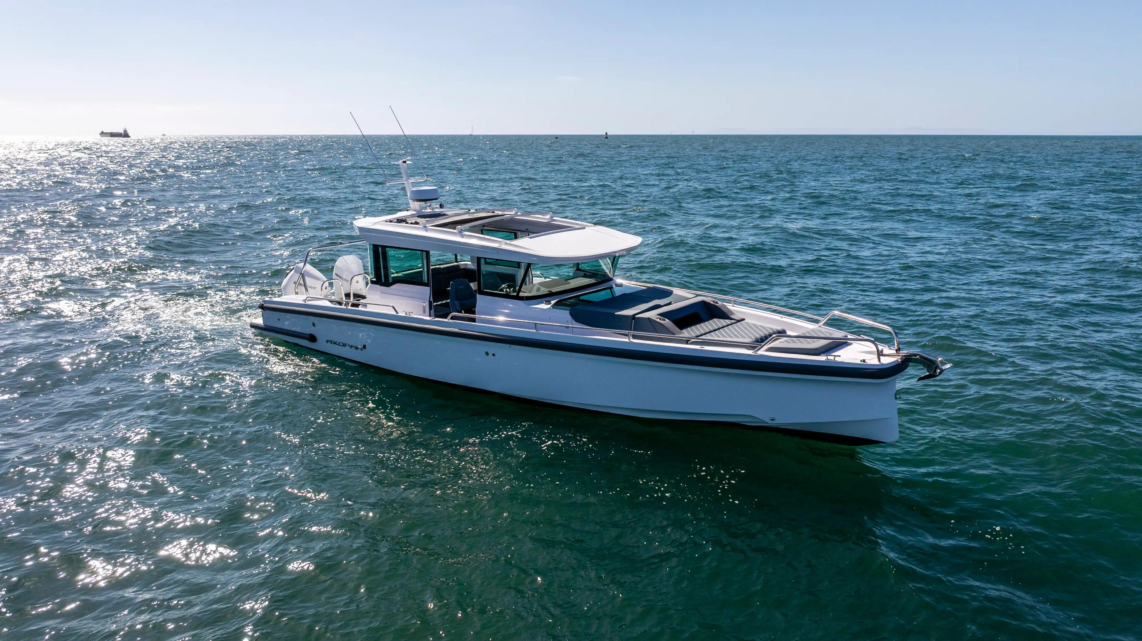 Axopar 37 XC Cross Cabin For Sale