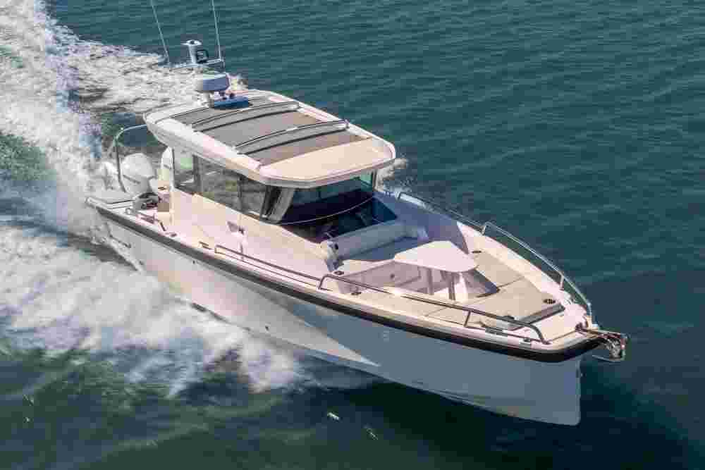 2025 Axopar 29 XC Cross Cabin