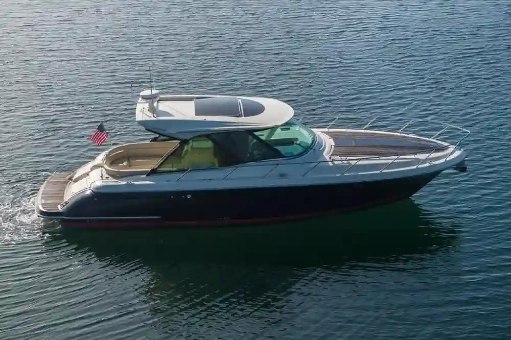Chris-Craft Corsair 36 Hard Top For Sale