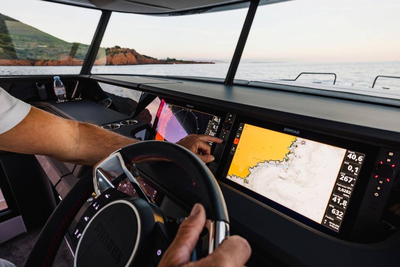 2026 Axopar 45 XC Cross Cabin zum Verkauf in San Diego, California Center Console 5