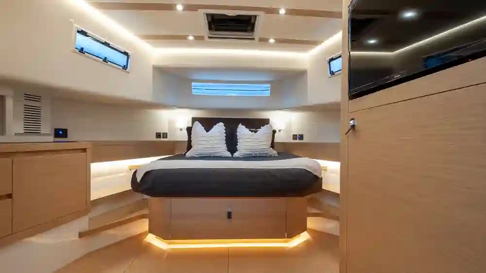 2022 Pardo Yachts P50 Sold in Newport Beach, California Sport Cruiser 4