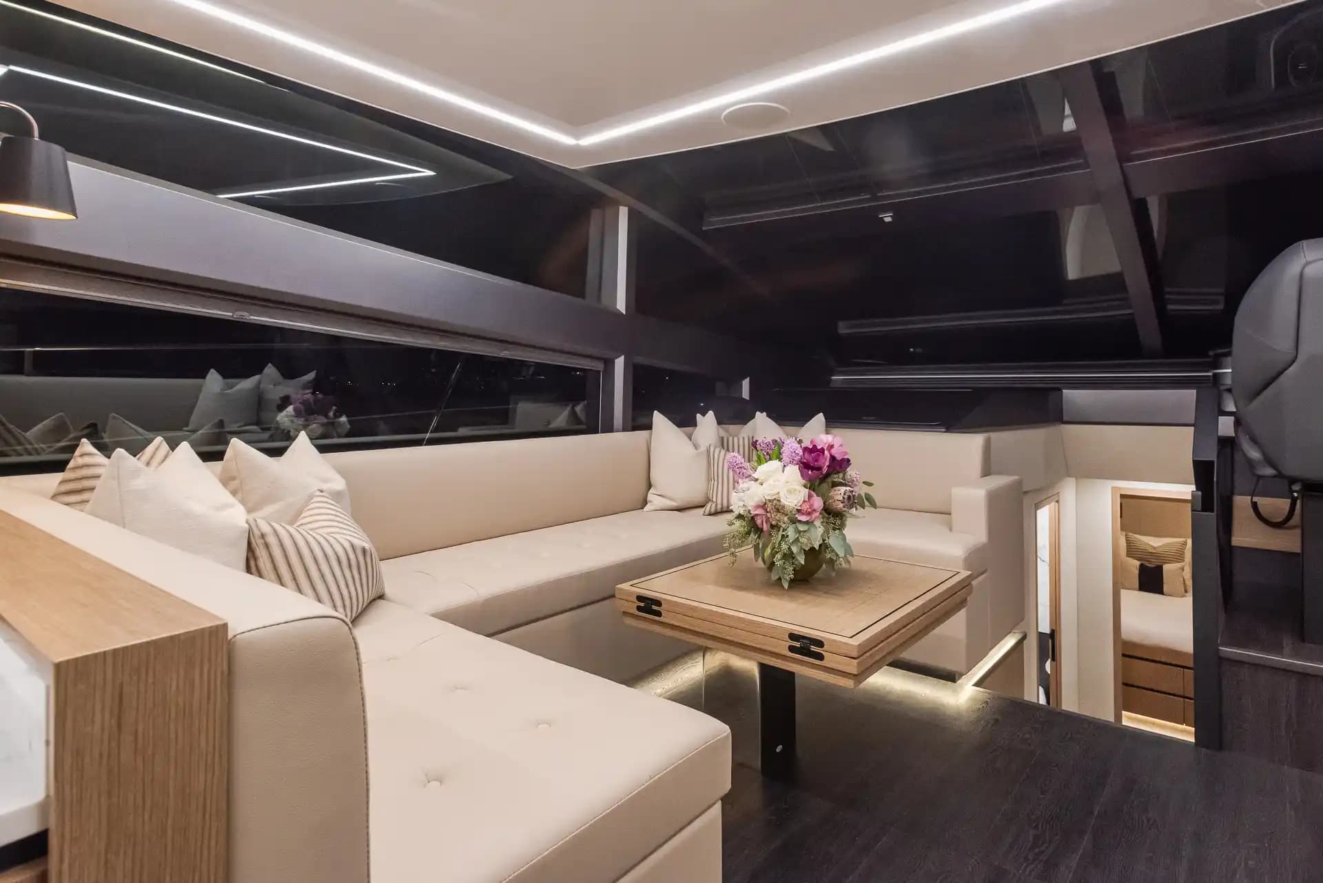 2023 Pearl 62 Verkauft in San Diego, California Motor Yacht 3