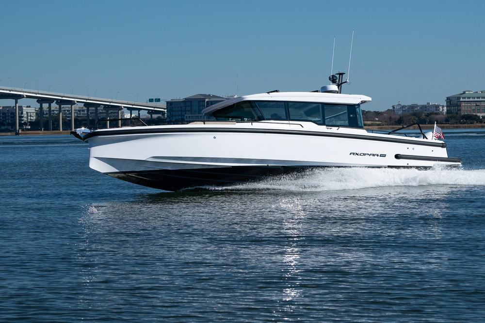 2024 Axopar 37 XC Cross Cabin