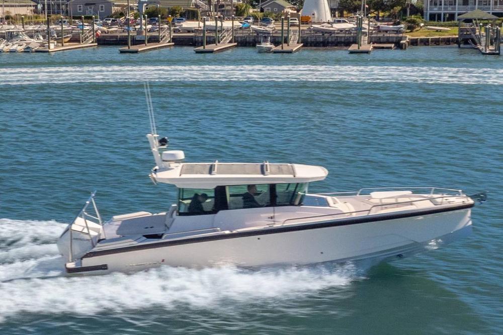 2025 Axopar 29 XC Cross Cabin