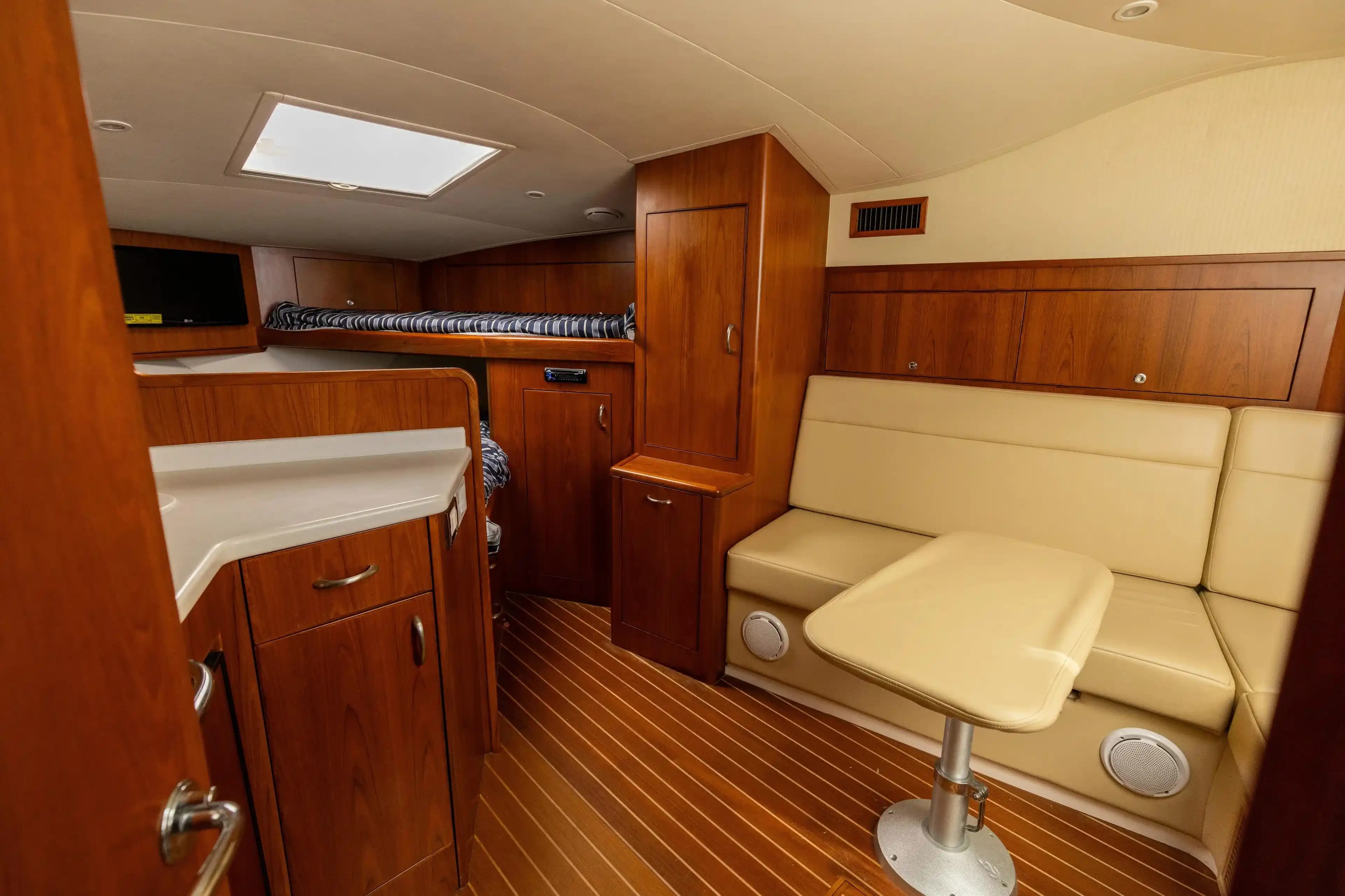 2013 CABO 36 Express à vendre à Oxnard, California Motor Yacht 1