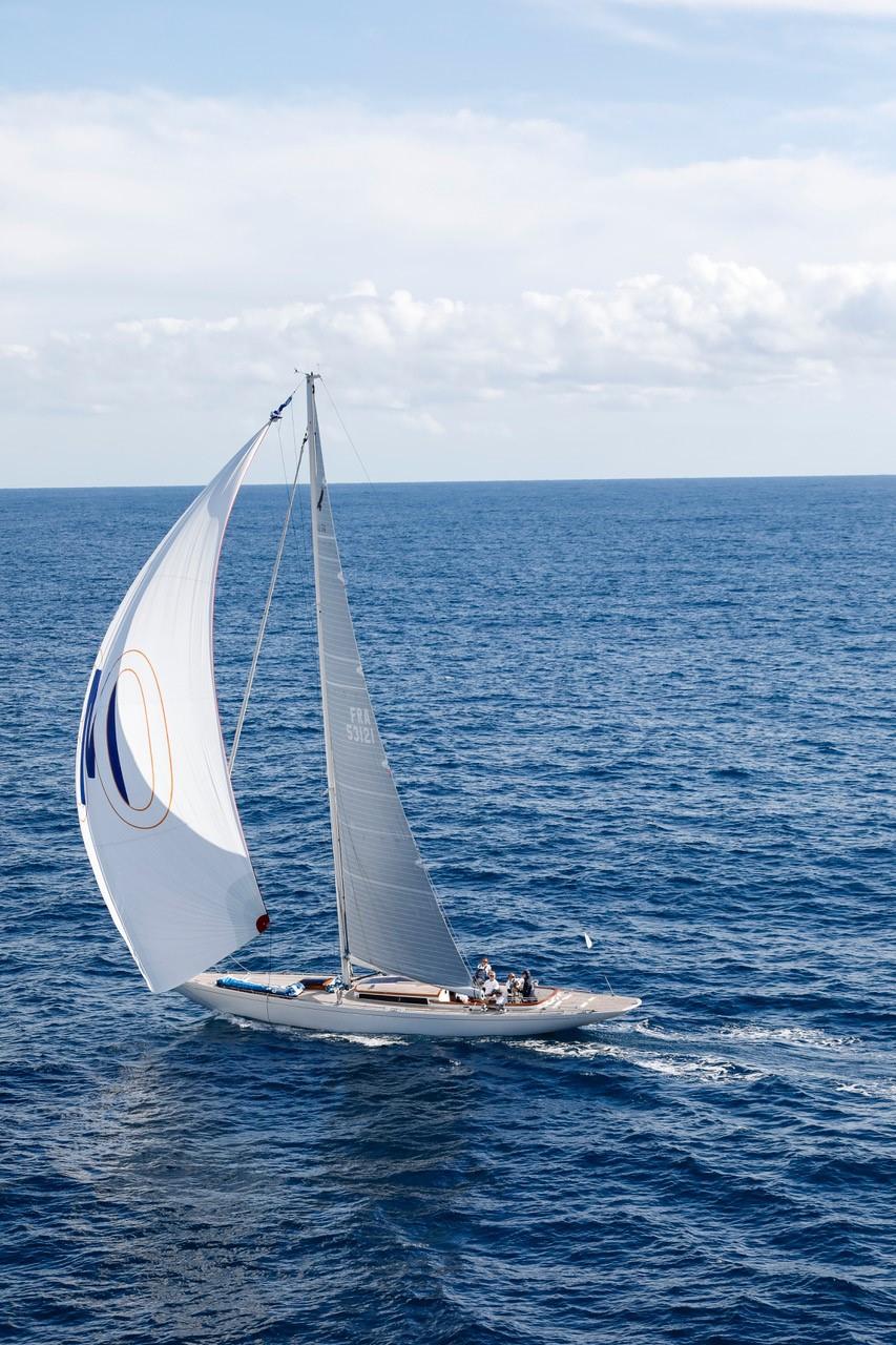 Eagle 54 sailing 03.jpg