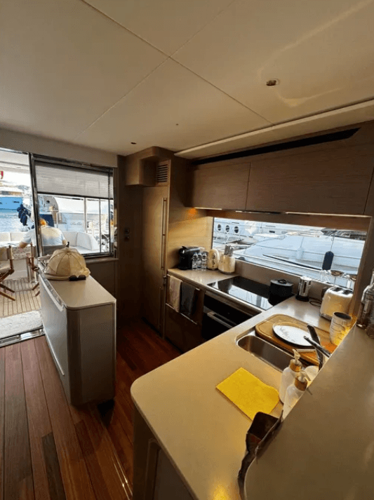 2025 Princess Yachts Y72 te koop in Trogir, HR Motor Yacht 1