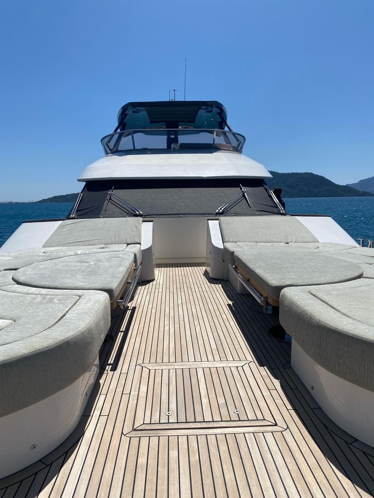 Monte Carlo Yachts MCY 76 for Sale