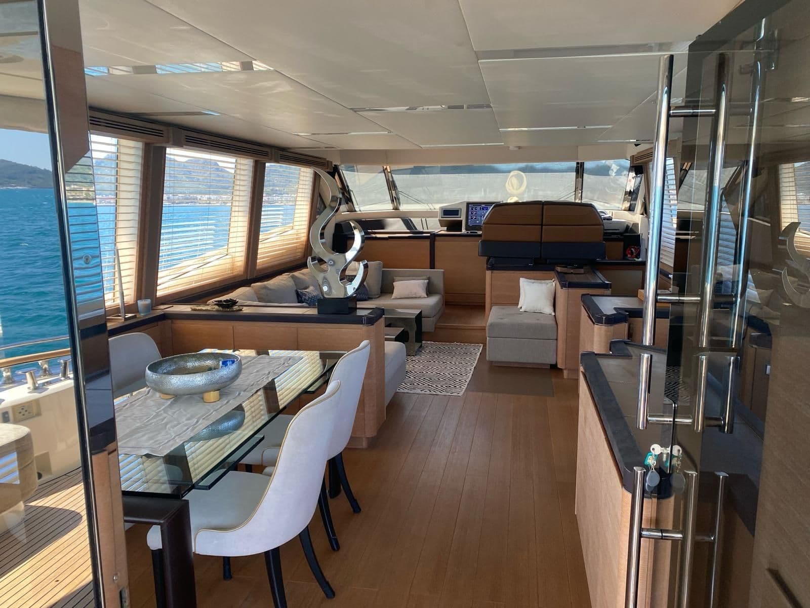 Monte Carlo Yachts MCY 76 for Sale