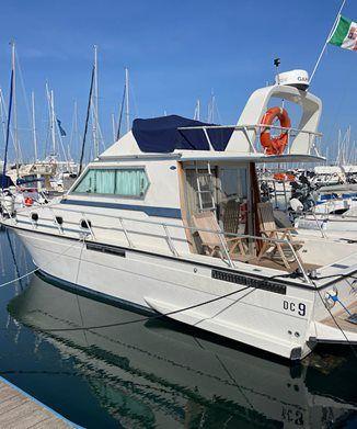 Dellapasqua DC 9 ACAMPORA FLY BRIDGE For Sale