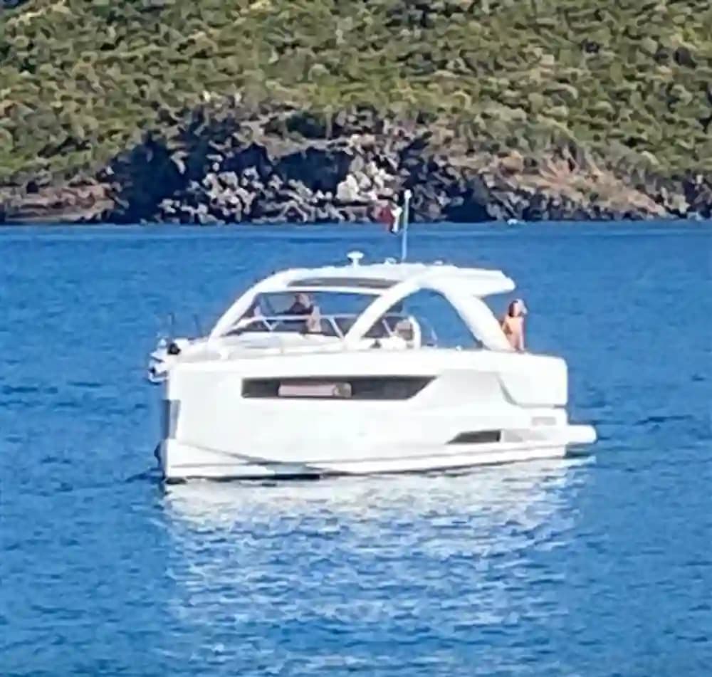 Jeanneau DB/43 IB for Sale