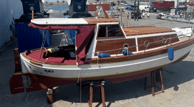 F.lli Mileo Gozzo 9.50 cabin For Sale