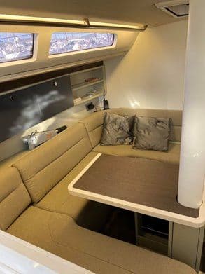 Custom Walkabout 39 in vendita