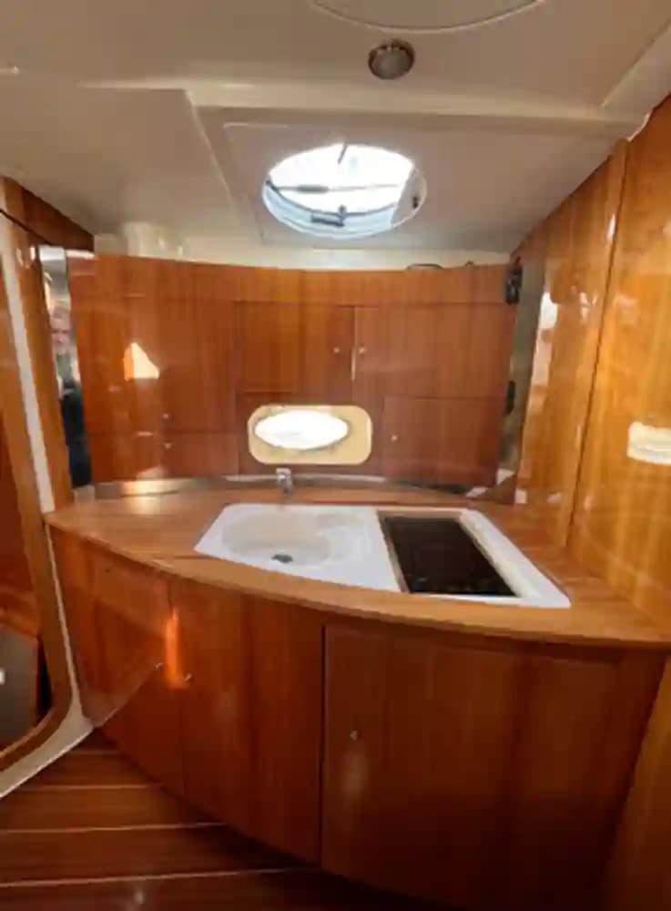 2003 Innovazione e Progetti Mira 43 for Sale in Venice, IT Express Cruiser 5