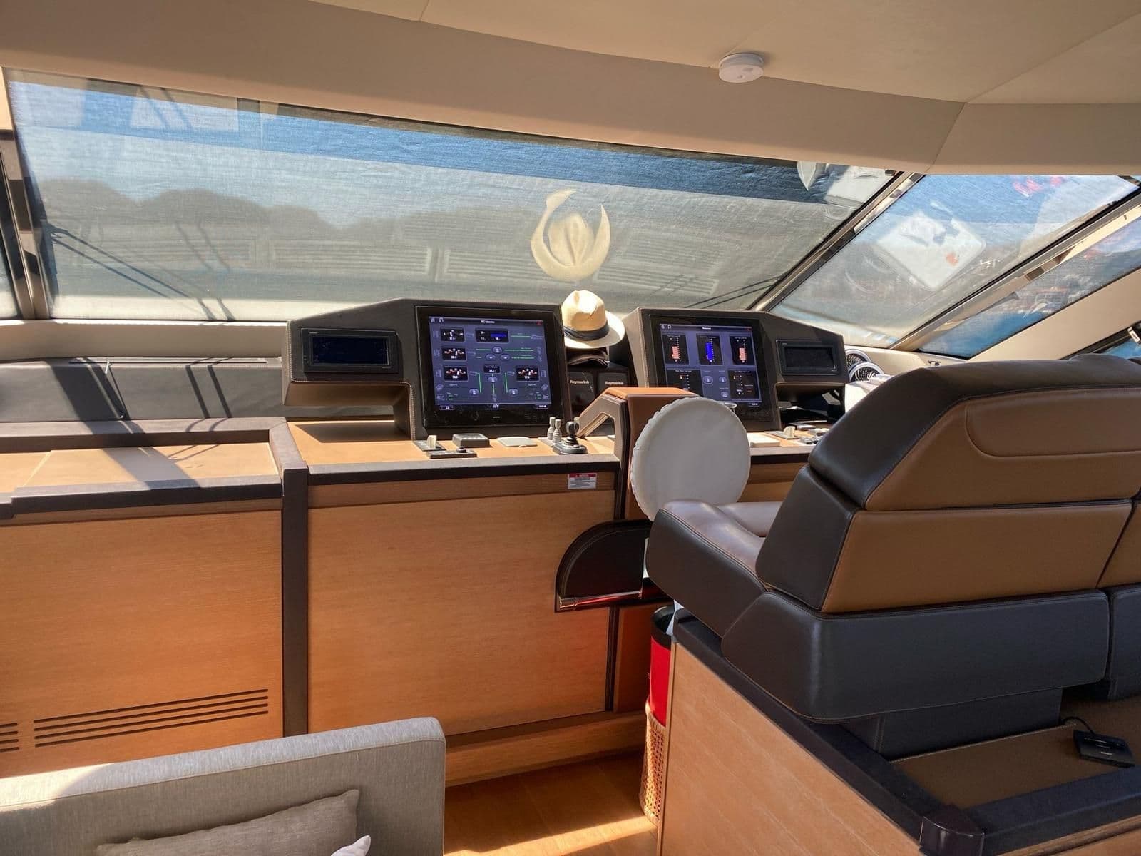 Monte Carlo Yachts MCY 76 for Sale