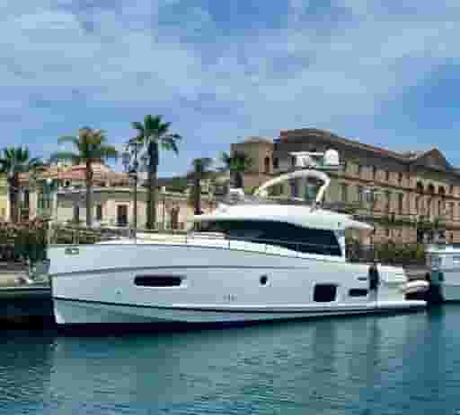 2018 Azimut Magellano 53