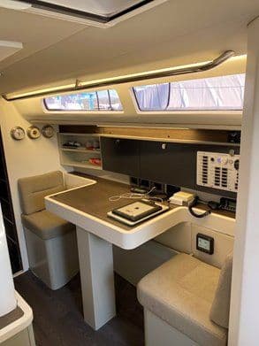 Custom Walkabout 39 in vendita