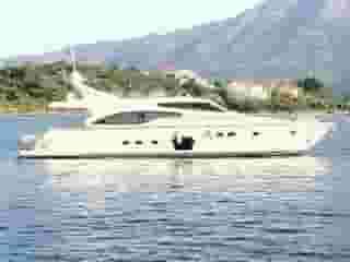 2009 Ferretti Yachts 681