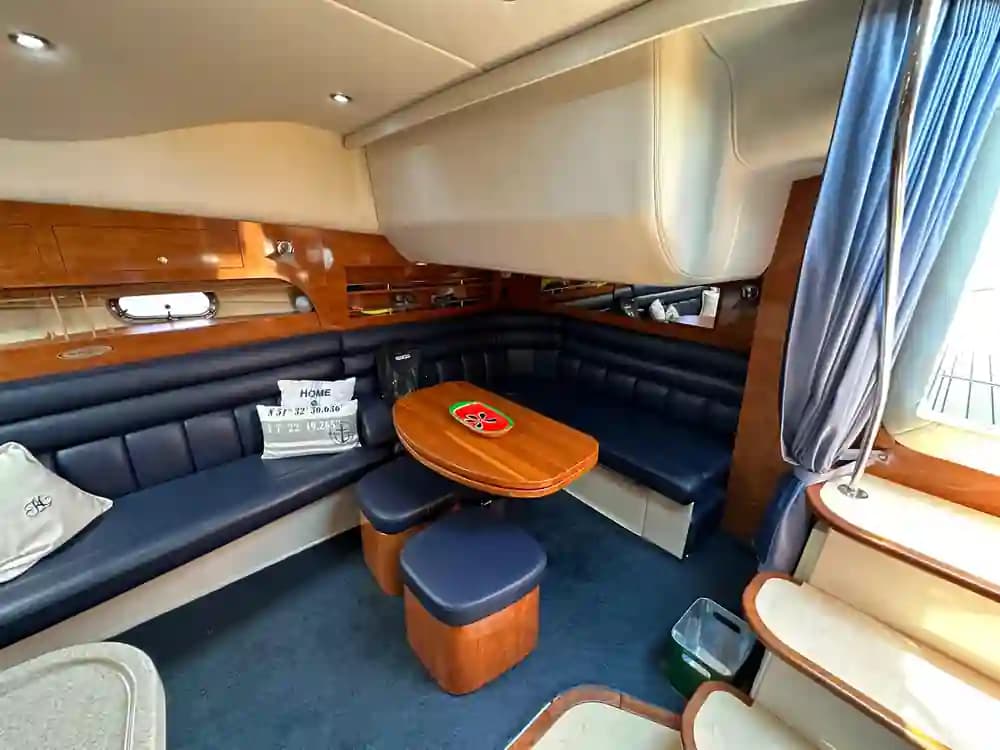Four Winns 378 Vista for Sale