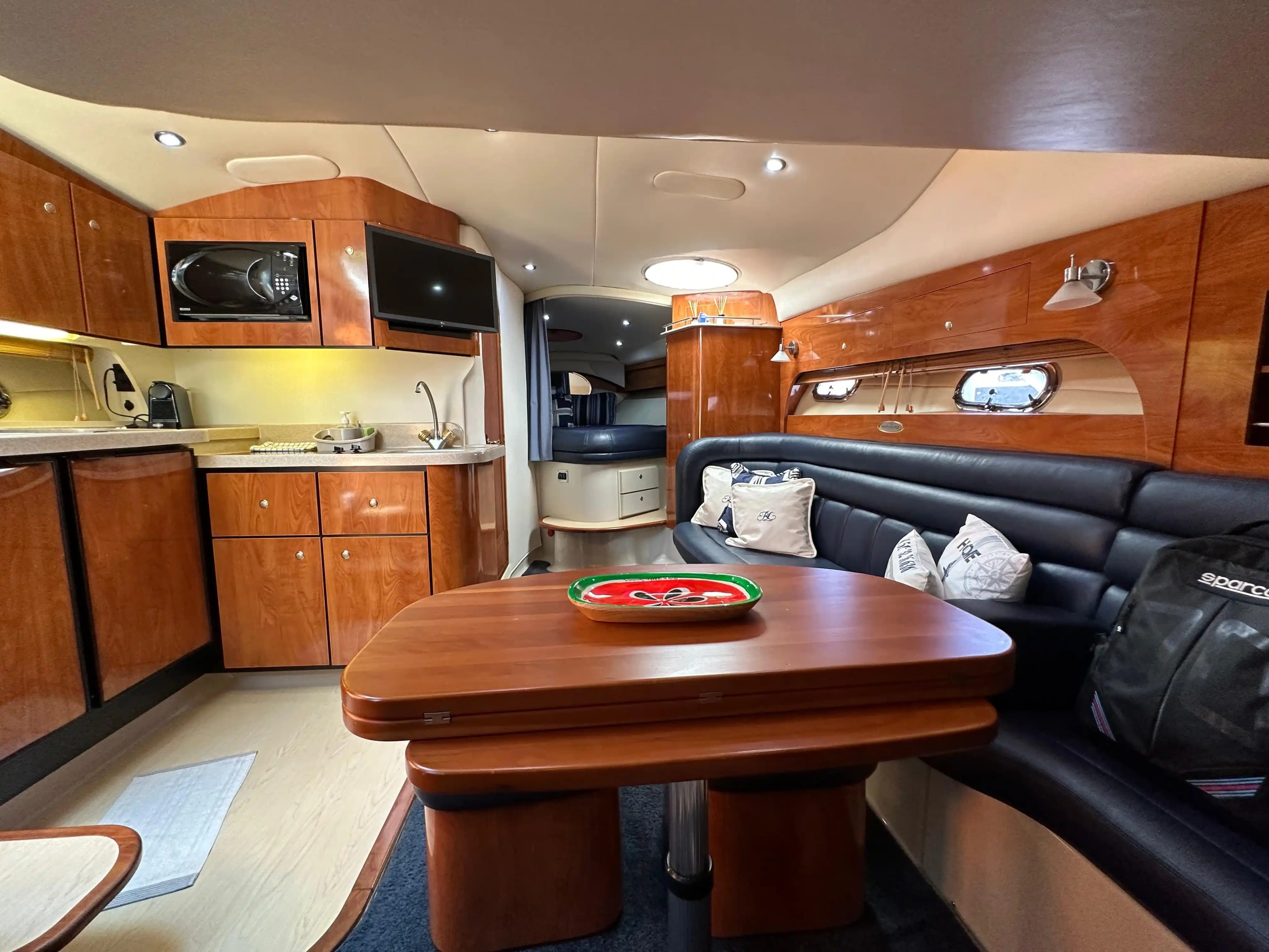Four Winns 378 Vista for Sale