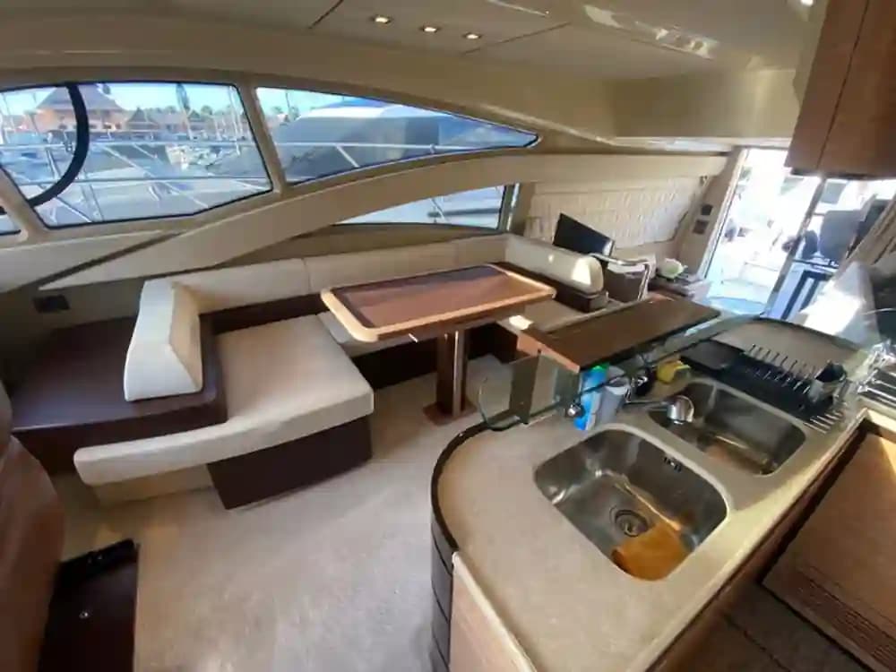 2011 Azimut Fly 60 for Sale in Faro, PT Flybridge 4