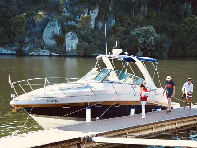 Four Winns 378 Vista for Sale