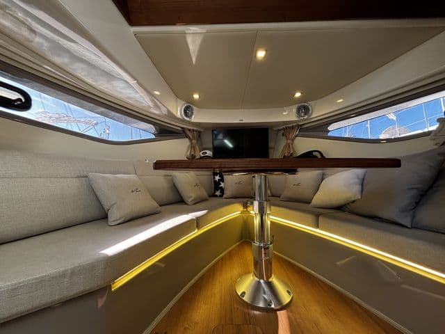 2017 Sea Ray Sundancer 320 for Sale in Lisbon, PT Express Cruiser 5