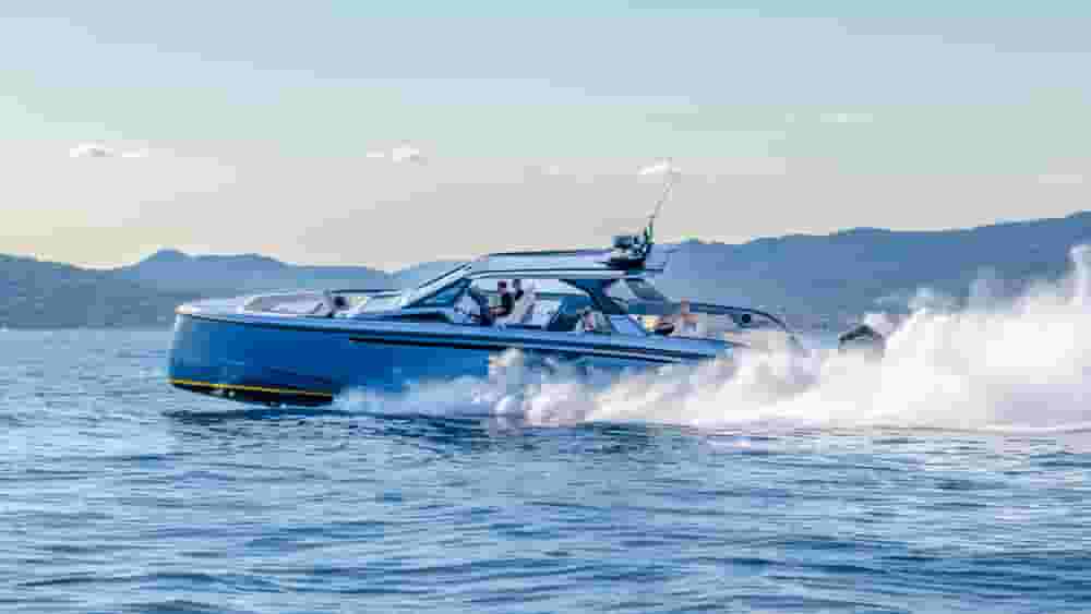 2025 Vanquish Yachts VQ55 Sports Line
