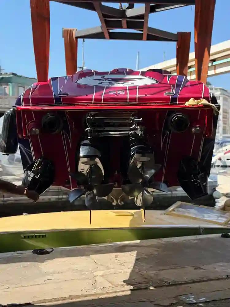 Cigarette Racing 42' X à vendre