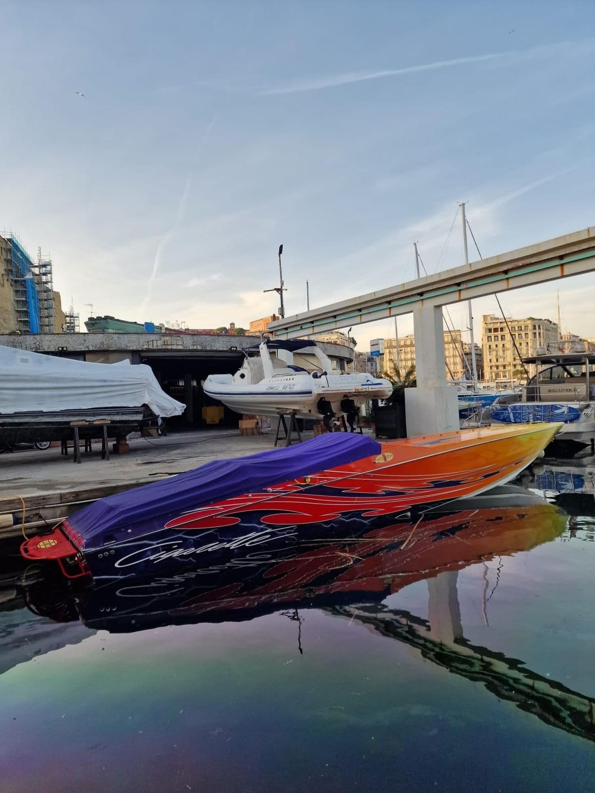 Cigarette Racing 42' X à vendre