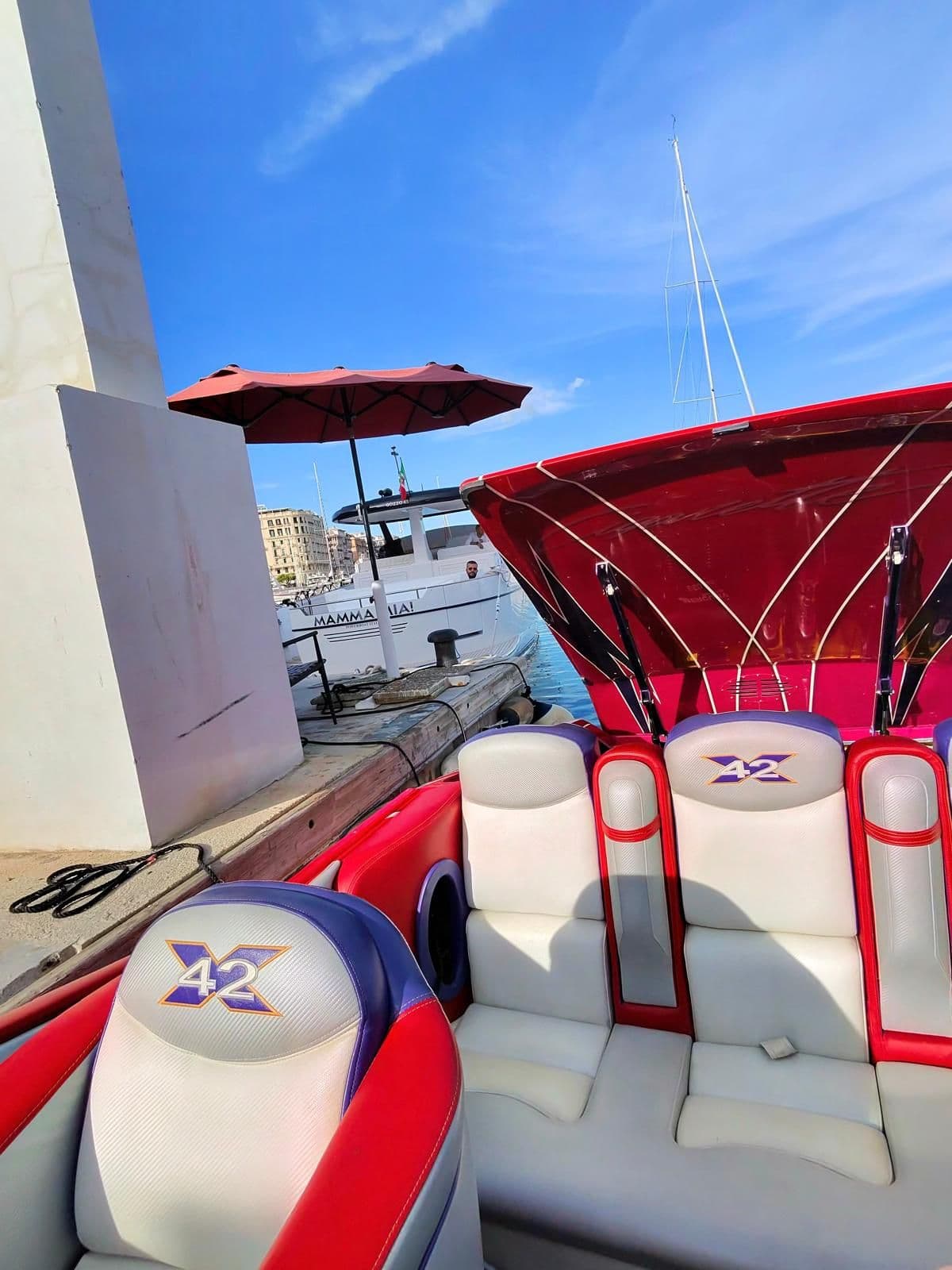 Cigarette Racing 42' X à vendre