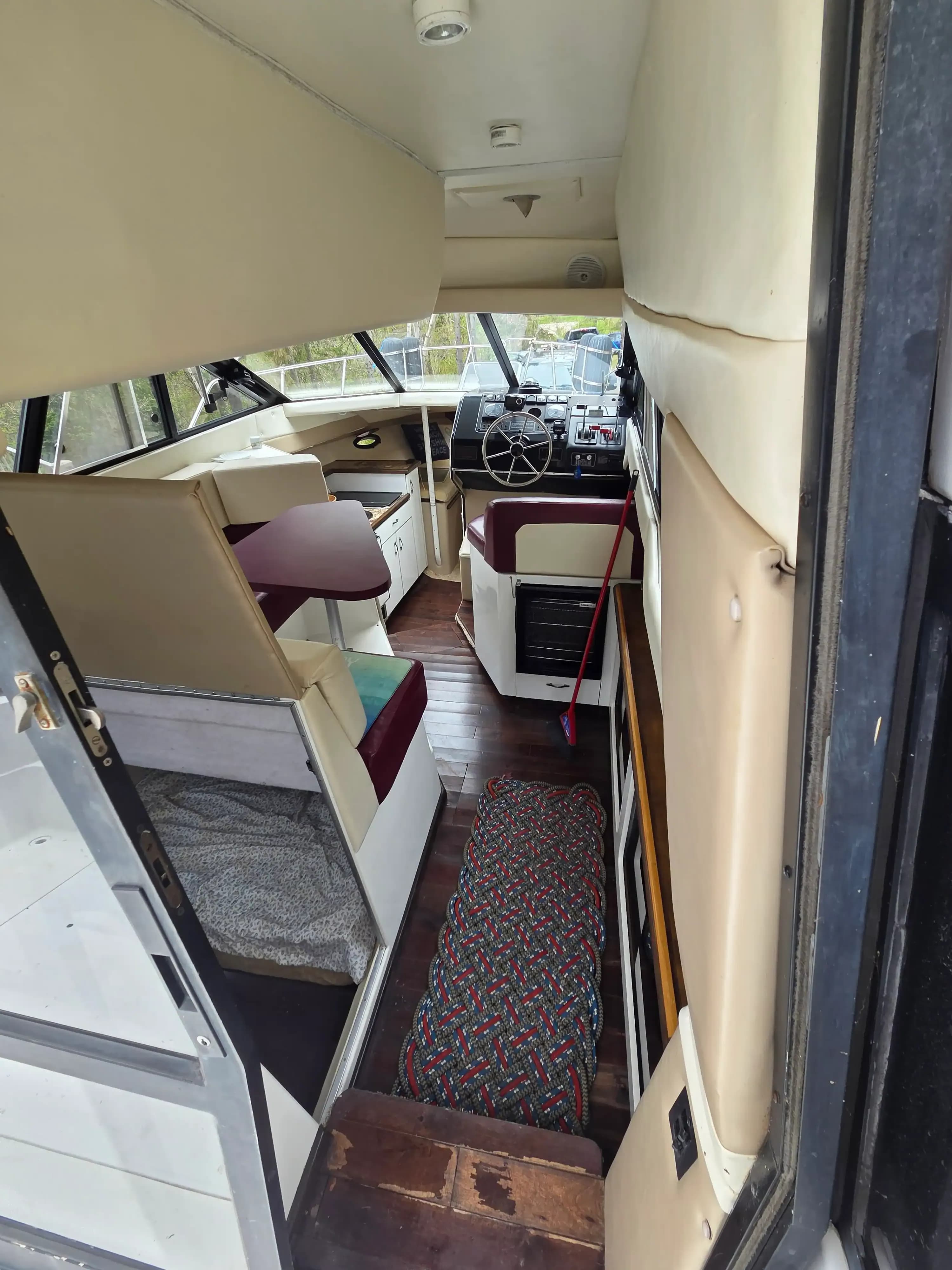 1992 Bayliner 3058 for Sale in North Rustico, CA Aft Cabin 1