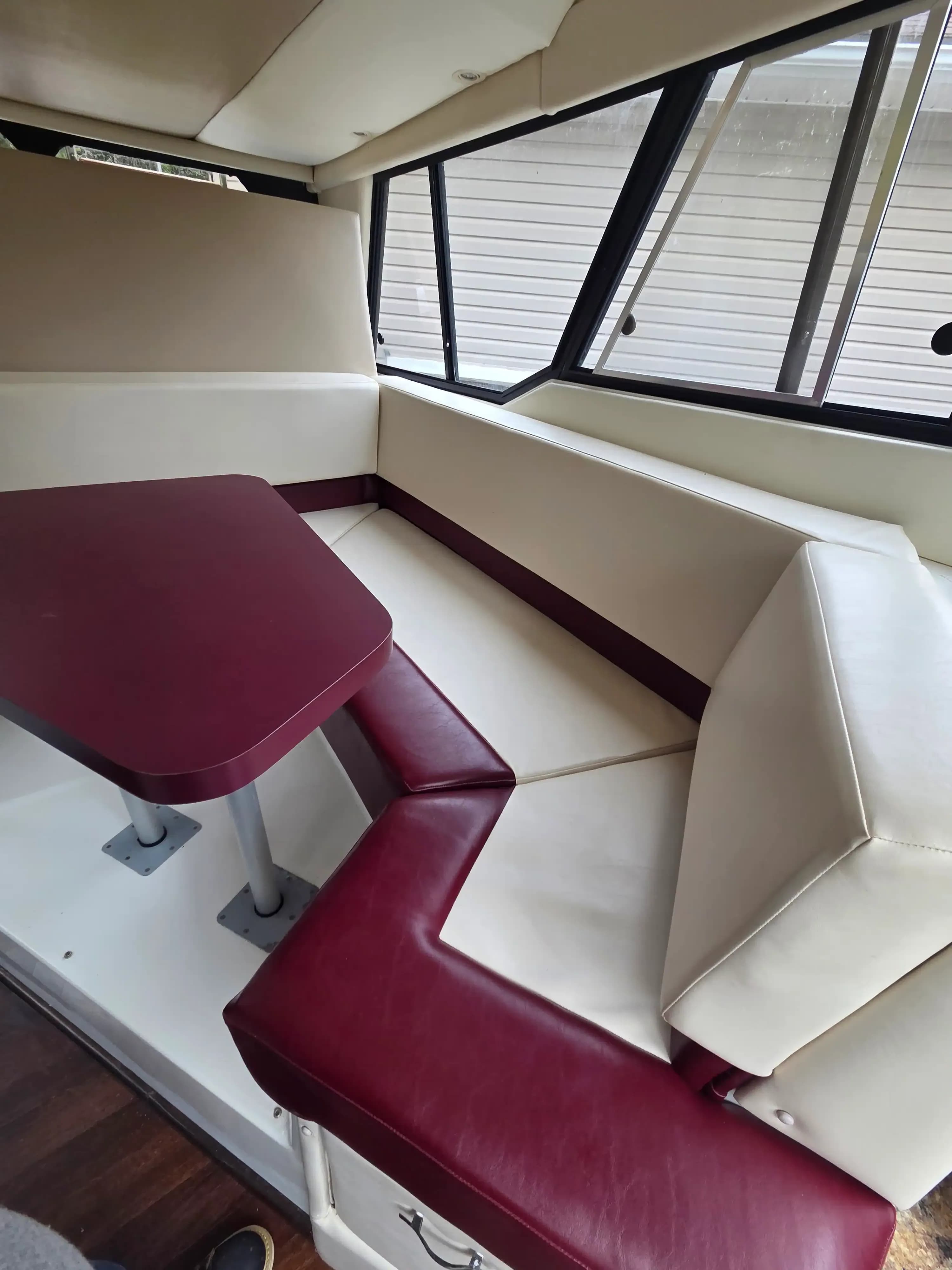 1992 Bayliner 3058 for Sale in North Rustico, CA Aft Cabin 4