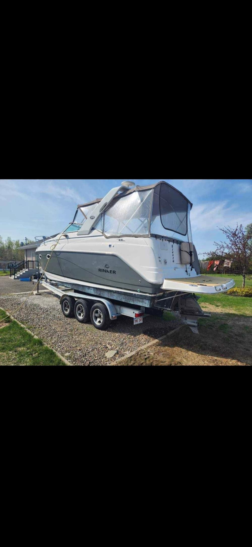 2006 Rinker 270 EC
