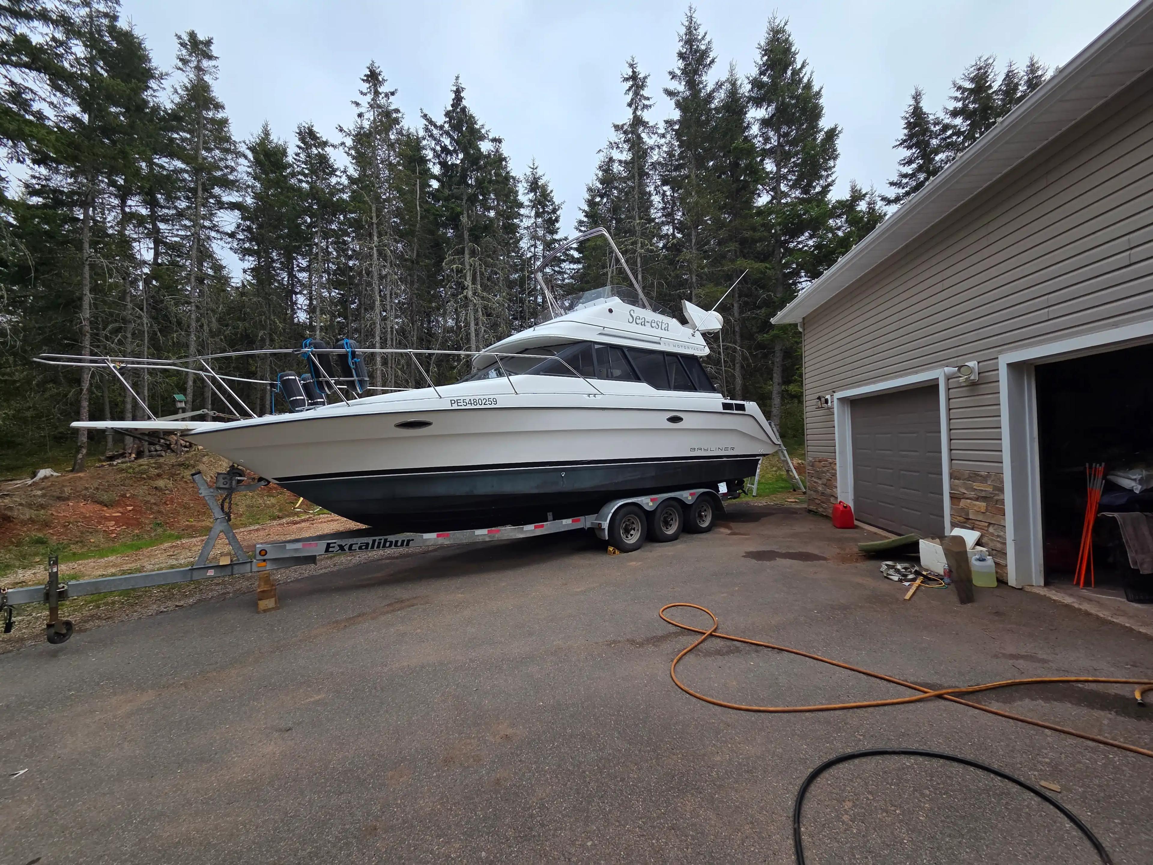 Bayliner 3058 For Sale