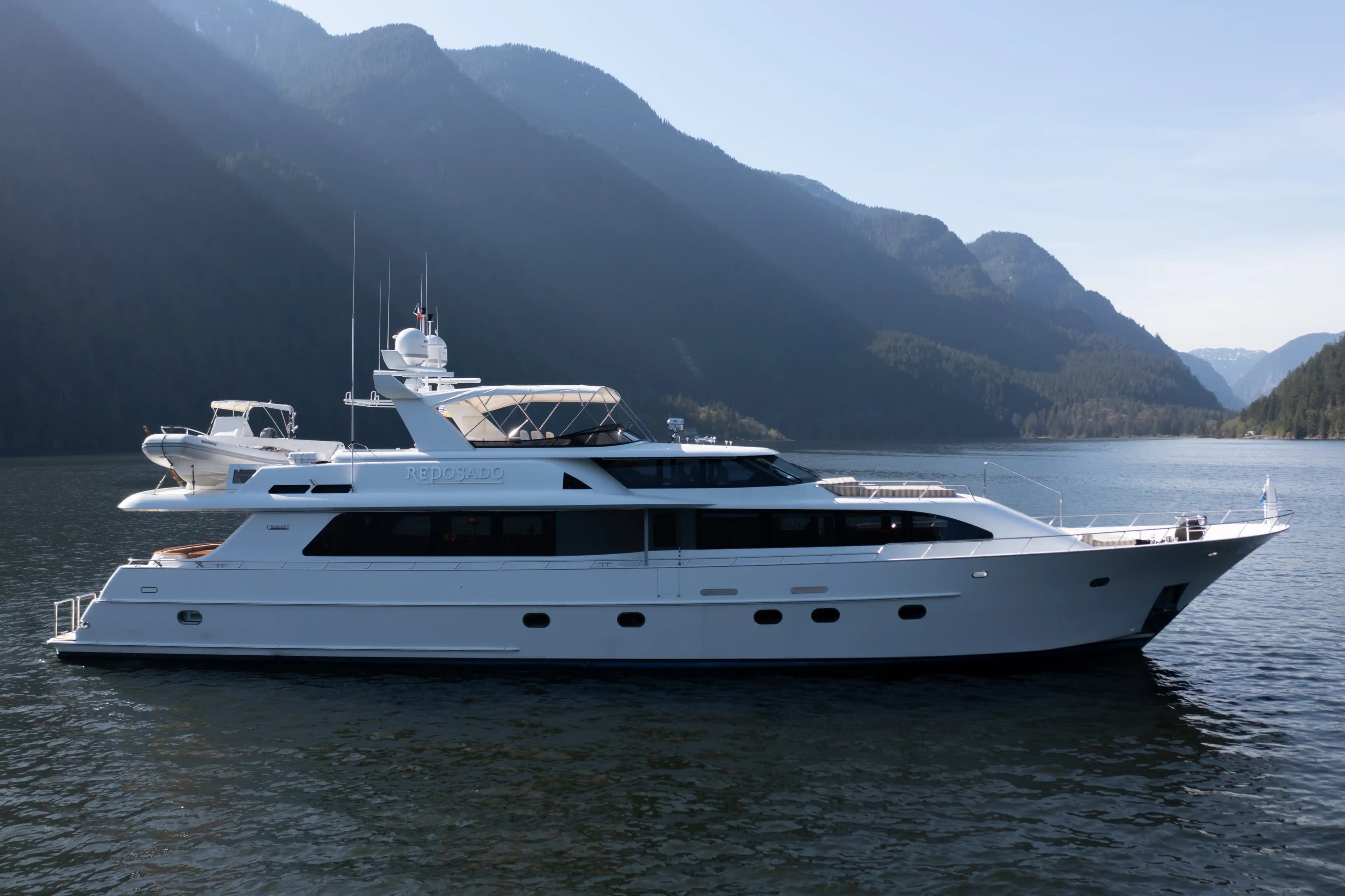 Crescent Custom Yachts 104 in vendita