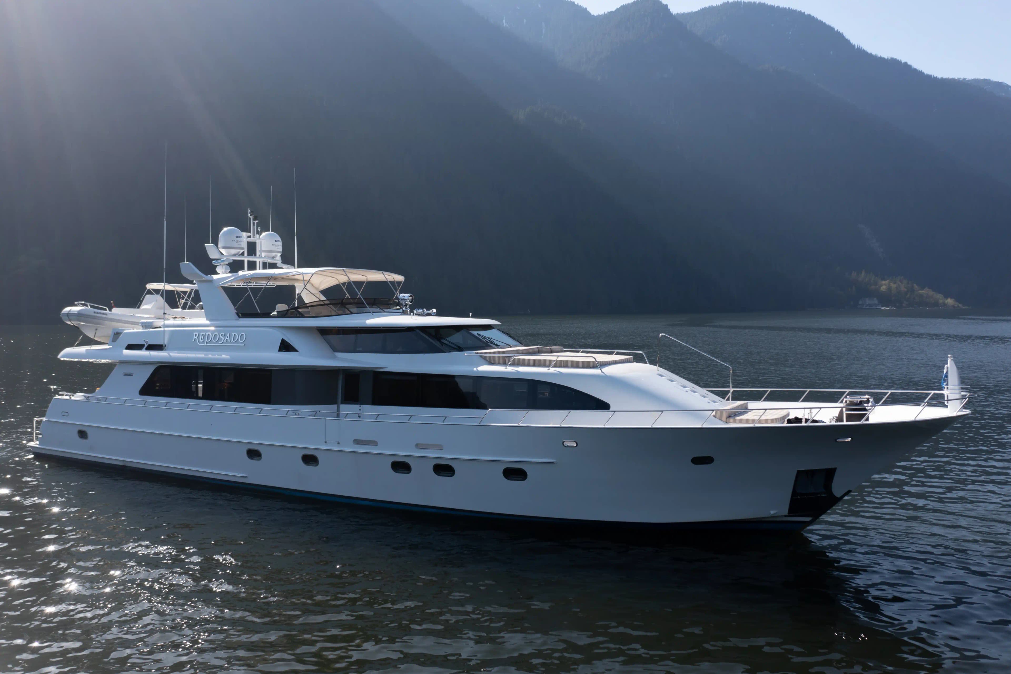 Crescent Custom Yachts 104 in vendita