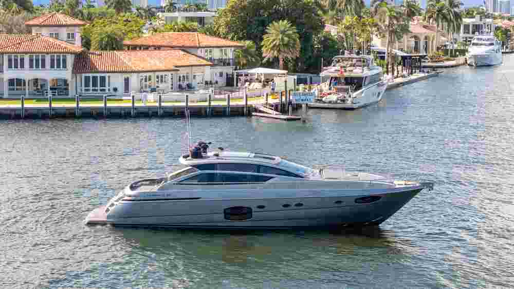 2016 Pershing 62'