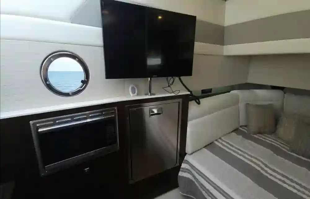 2021 Cruisers Yachts 42 GLS OB for Sale in Aventura, Florida Bowrider 4