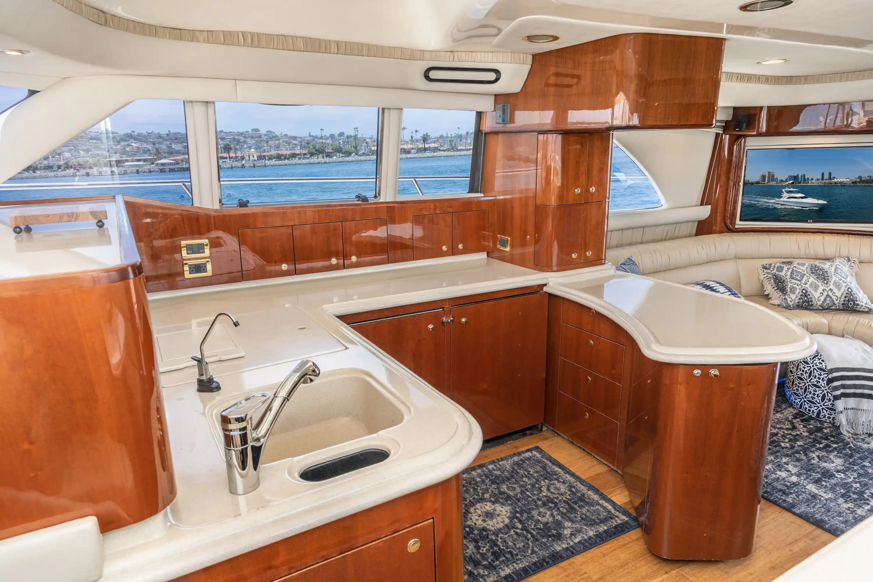 Sea Ray 560 Sedan Bridge for Sale