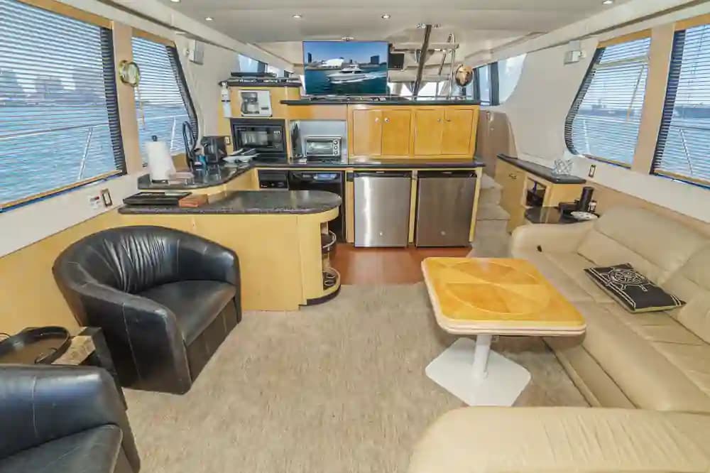 Carver 530 Voyager Pilothouse in esposizione