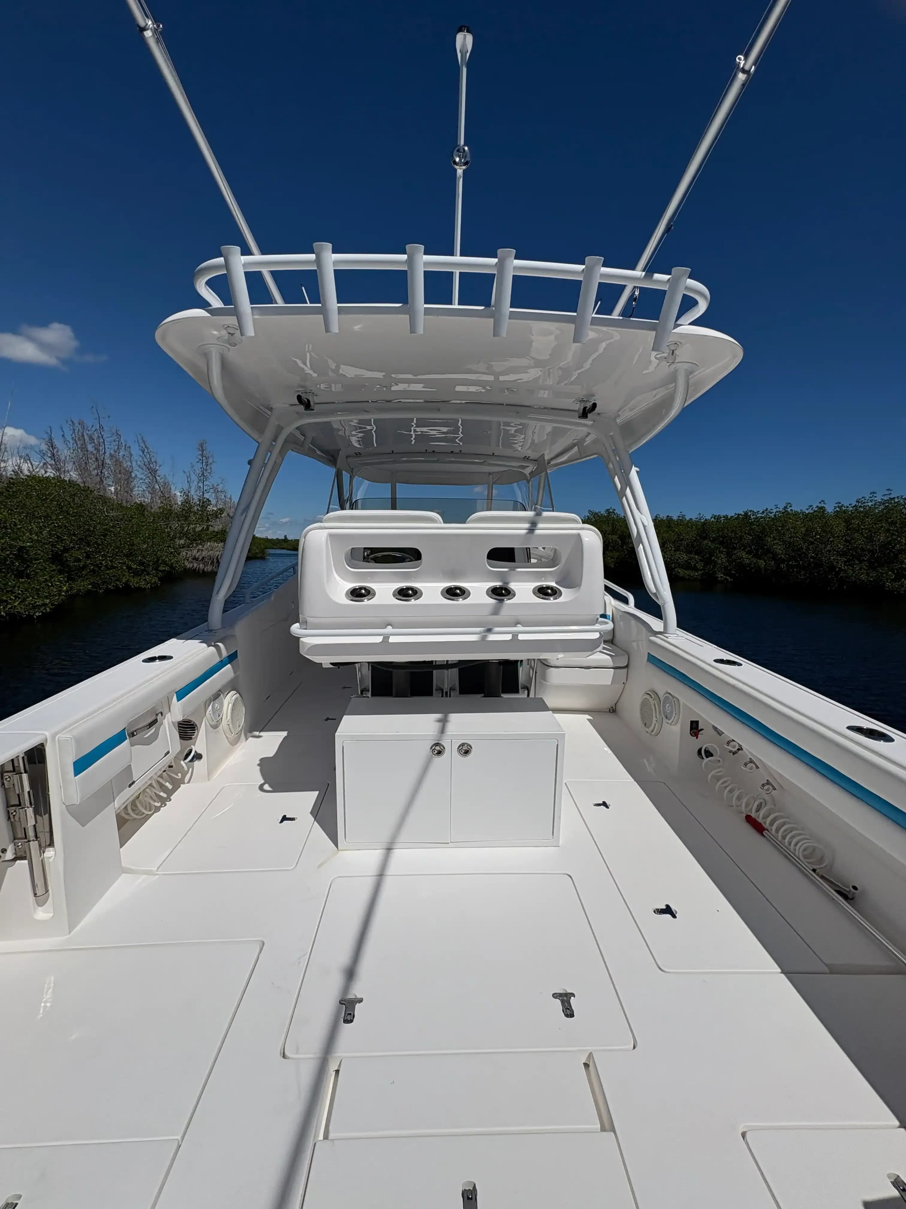 2018 Intrepid Powerboats 407 Cuddy for Sale in Miami, Florida Center Console 1