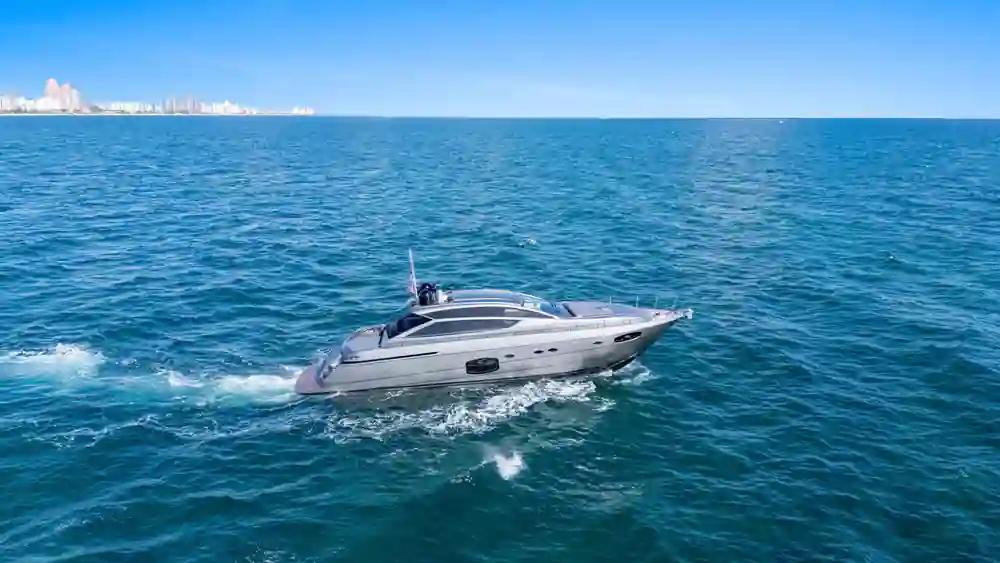 Pershing 62' in vendita