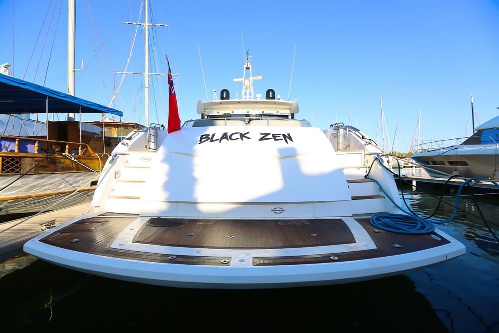 2006 Sunseeker Predator 82