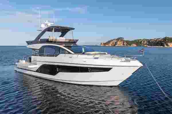 2026 Fairline Squadron 58