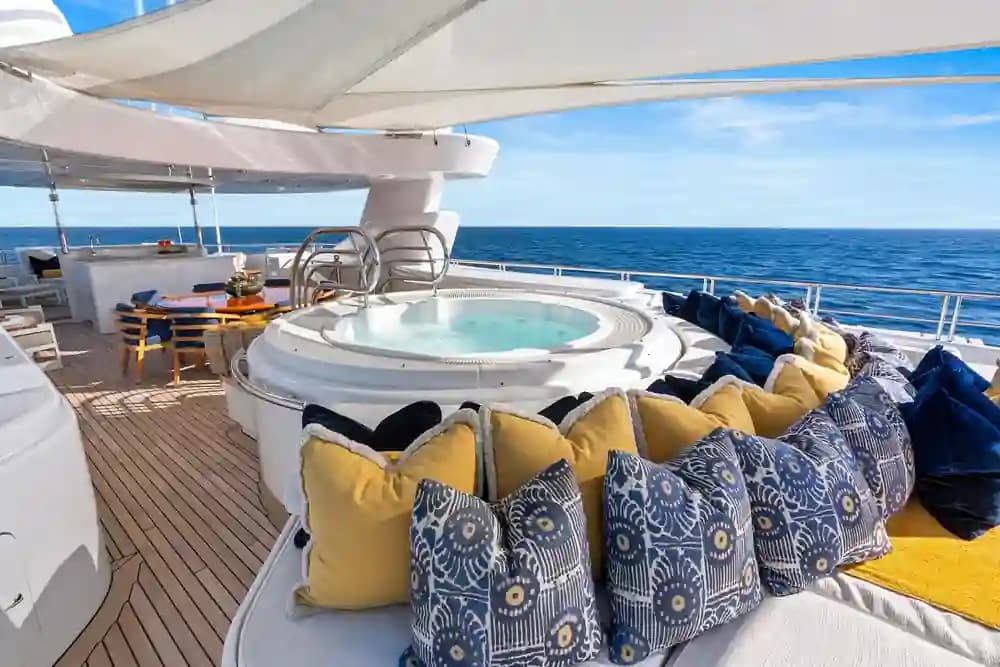 2004 Hakvoort Custom for Sale in Portland, Maine Motor Yacht 5